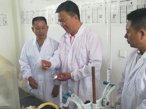 老子有钱lzyq88科技院士工作站揭牌仪式顺利举行